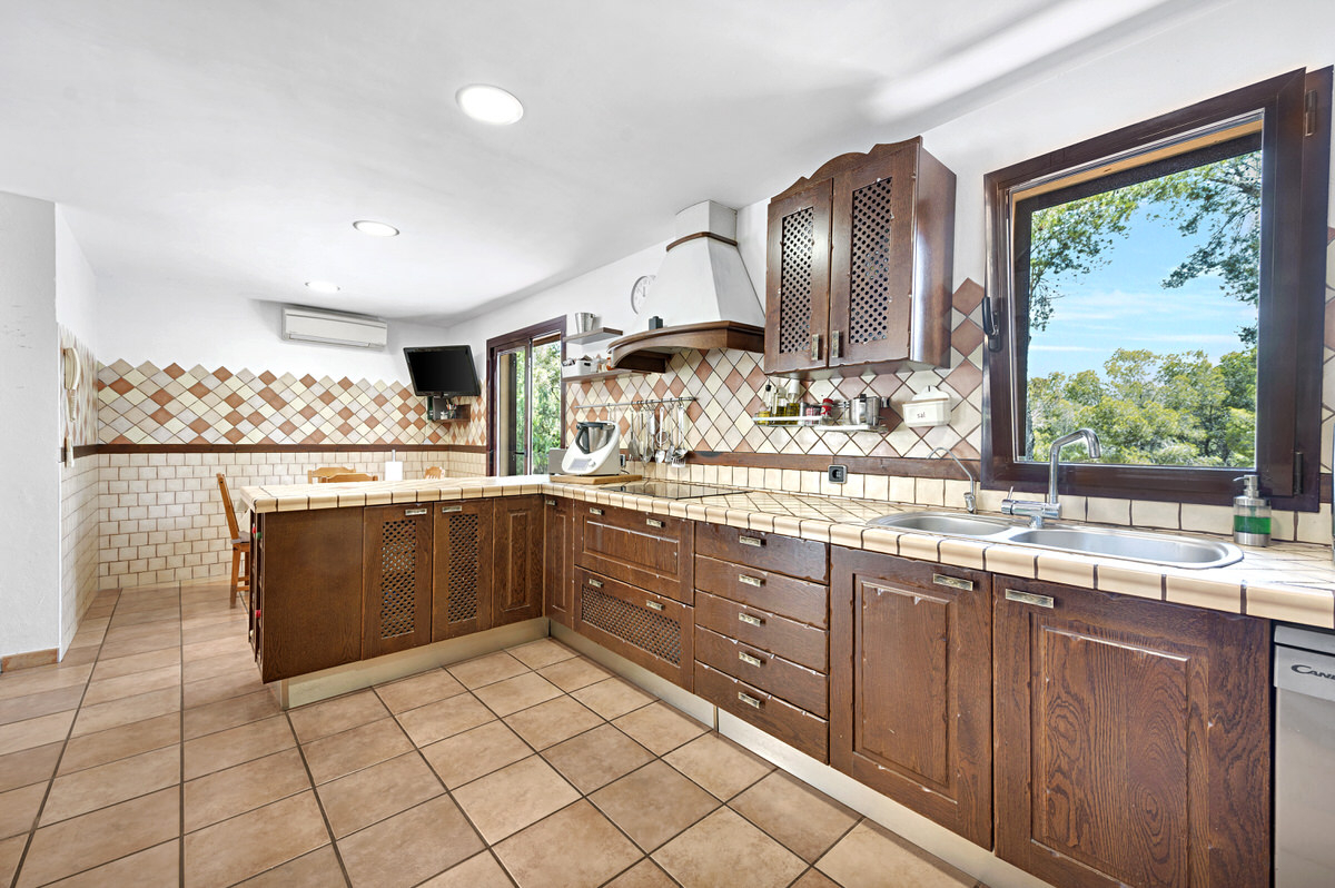 Mediterranean villa in bungalow style with pool, close to the beach in quiet location of Cala Vinyes (19)