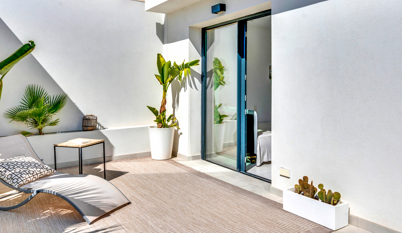 Chic new-build villa with saltwater pool and beautiful garden in walking distance of Palmanova beach (2)