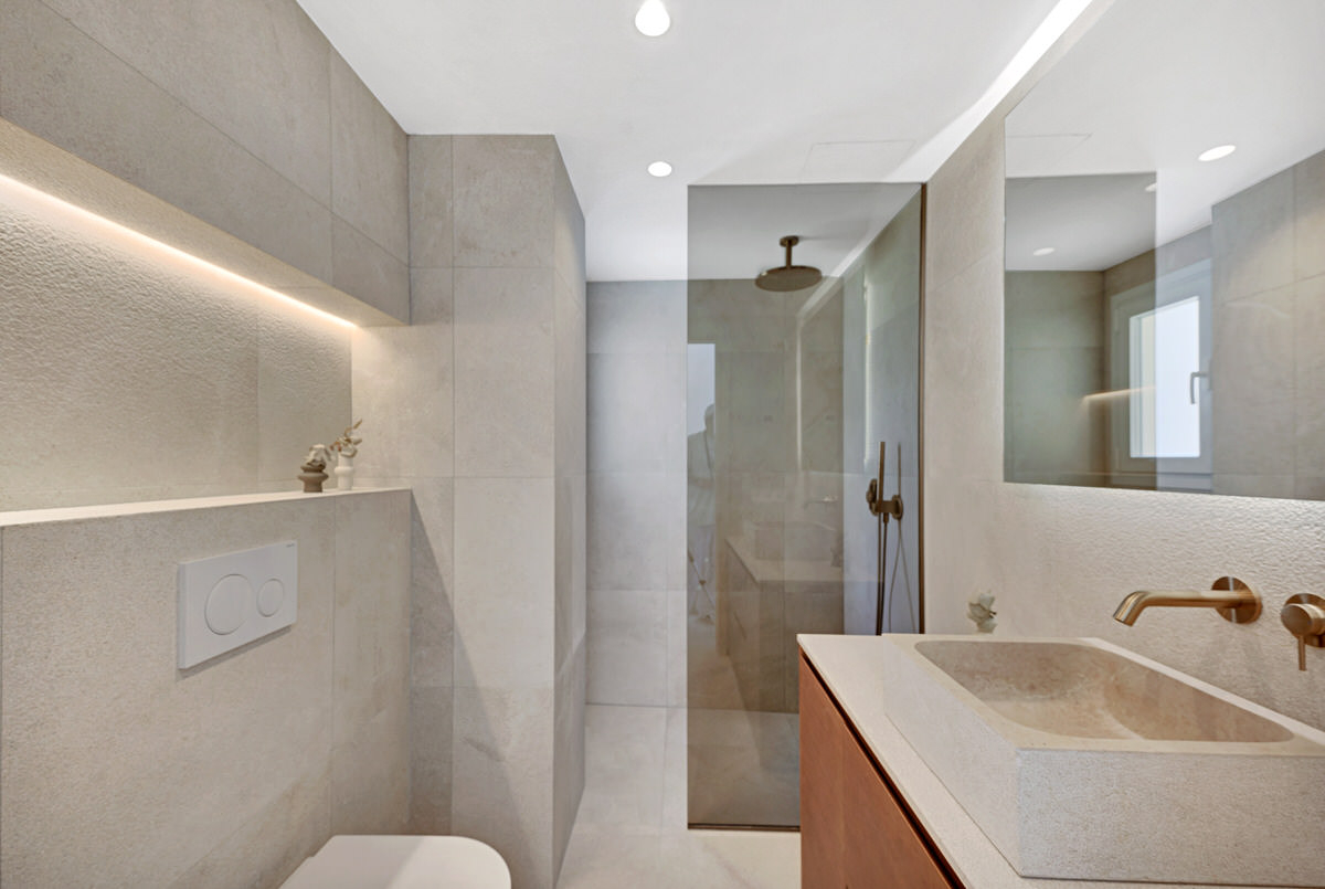 Elegant penthouse with large seaview rooftop terrace in sought-after Cas Catala, near Palma (21)