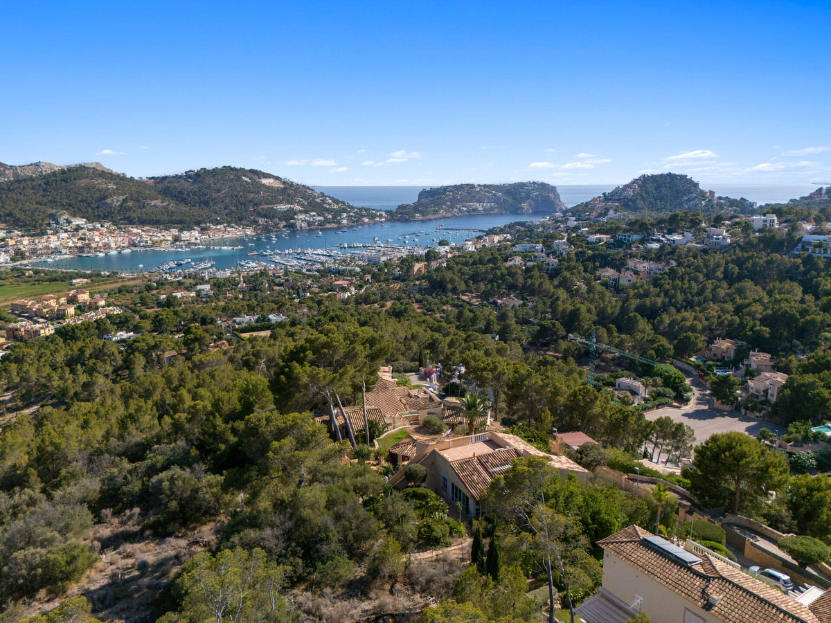Mediterranean villa with pool and stunning sea and harbor views in Puerto Andratx (40)