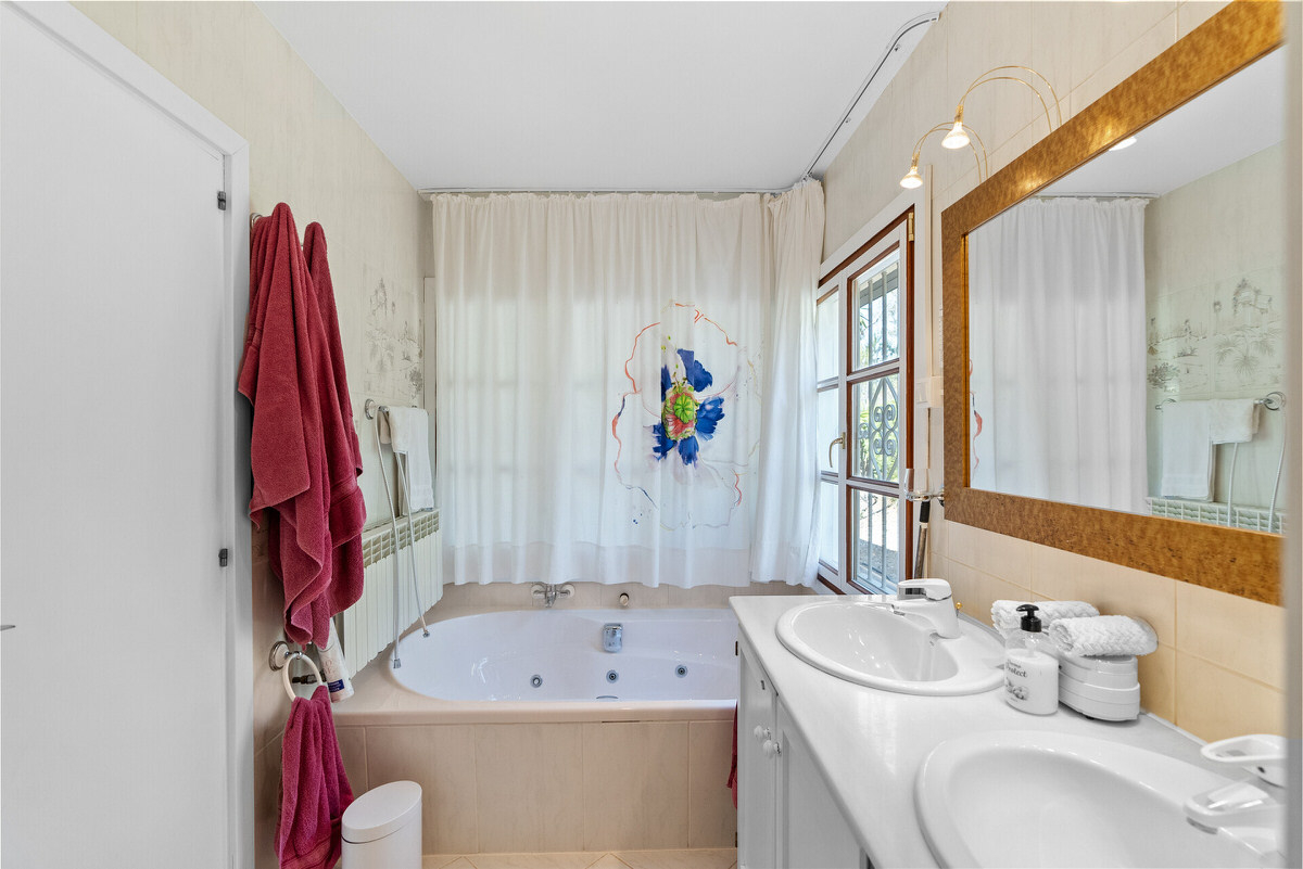 Mediterranean villa with pool and stunning sea and harbor views in Puerto Andratx (23)