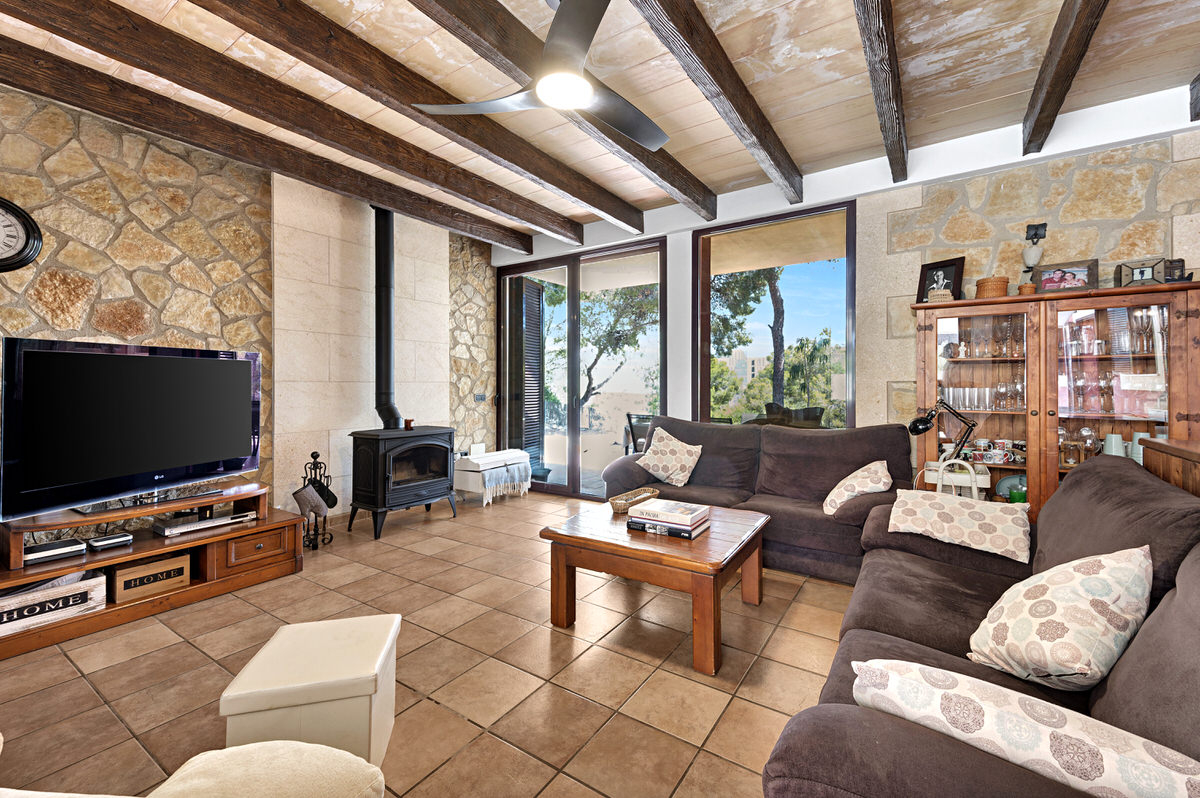 Mediterranean villa in bungalow style with pool, close to the beach in quiet location of Cala Vinyes (12)