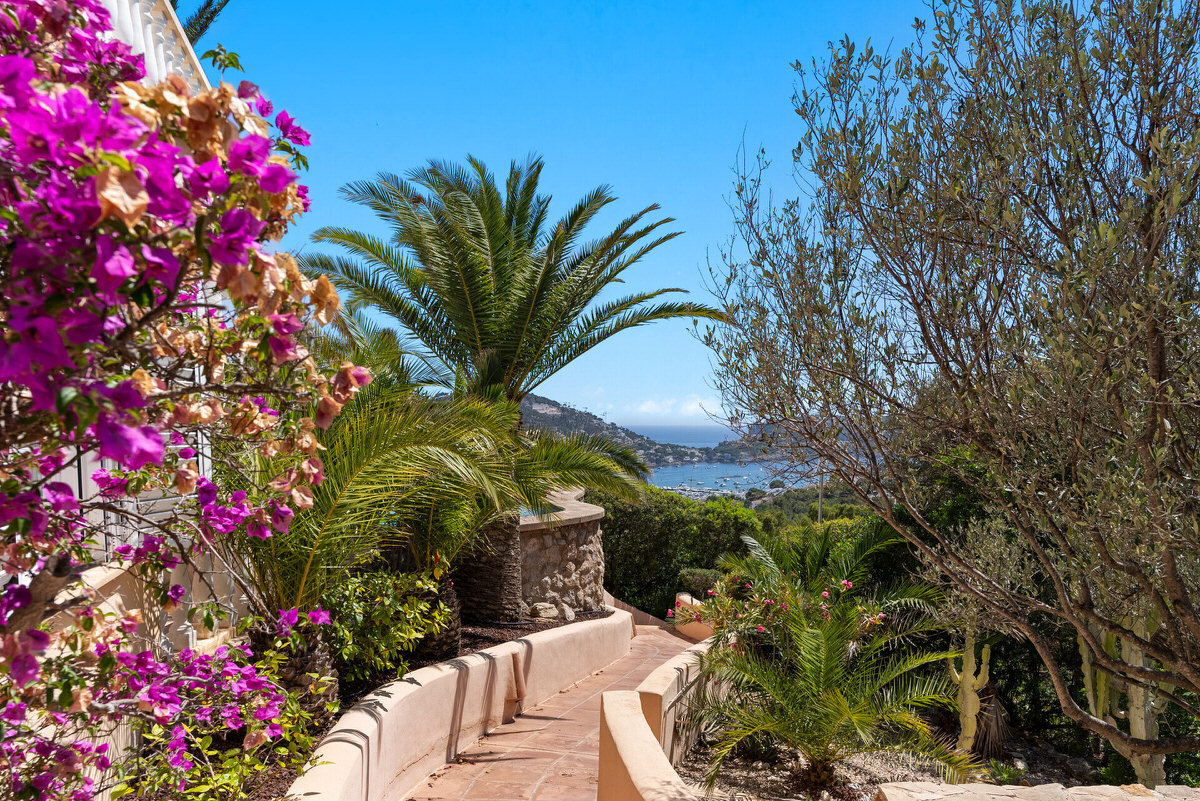Mediterranean villa with pool and stunning sea and harbor views in Puerto Andratx (4)