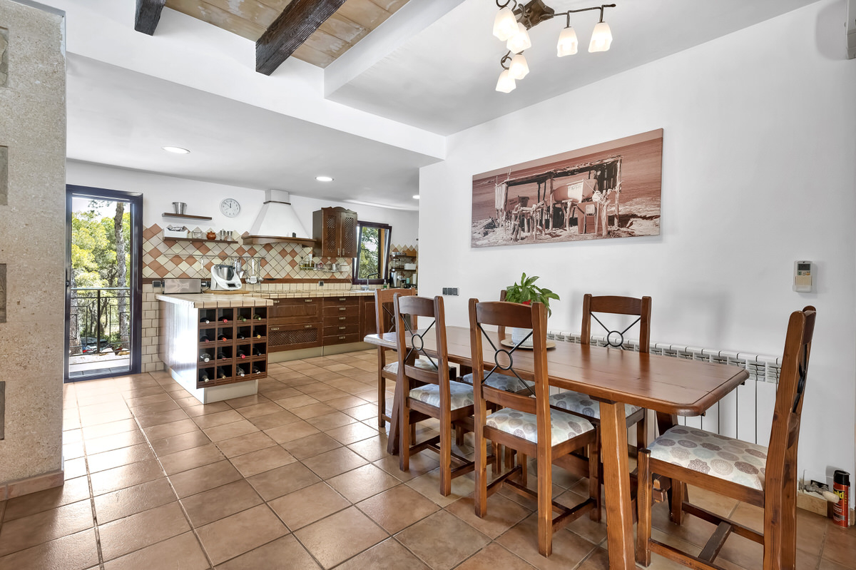 Mediterranean villa in bungalow style with pool, close to the beach in quiet location of Cala Vinyes (15)