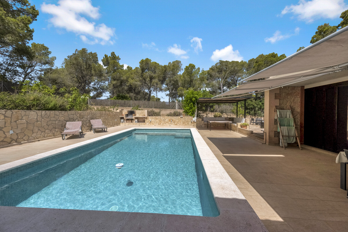 Mediterranean villa in bungalow style with pool, close to the beach in quiet location of Cala Vinyes (31)