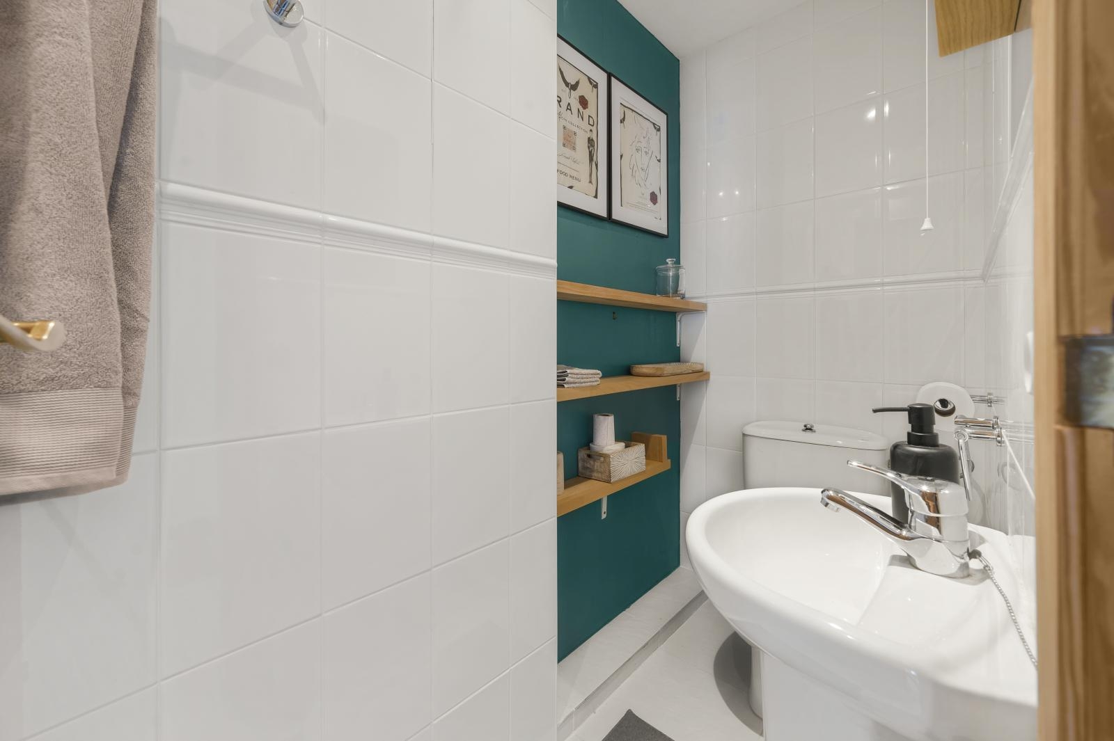 Apartment with fantastic sea views and parking space in complex with pool near the beach in Illetas (1)