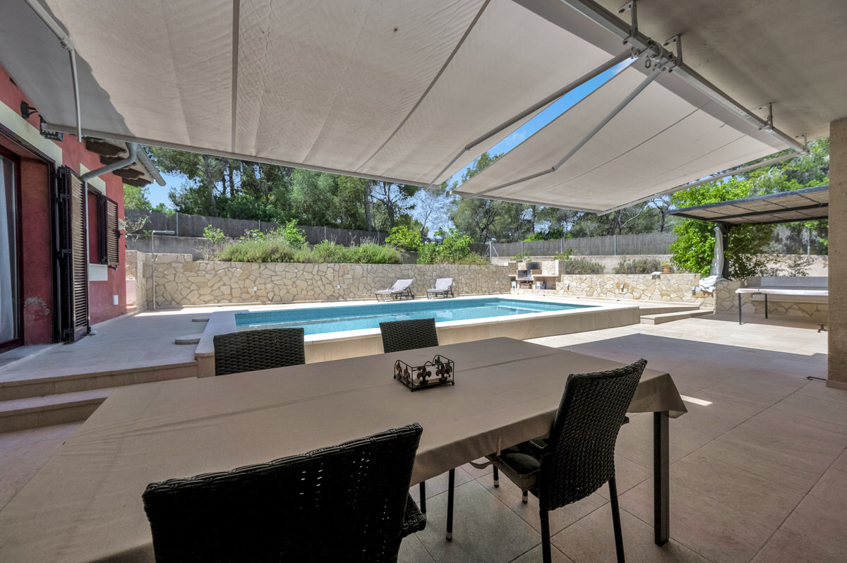 Mediterranean villa in bungalow style with pool, close to the beach in quiet location of Cala Vinyes (3)