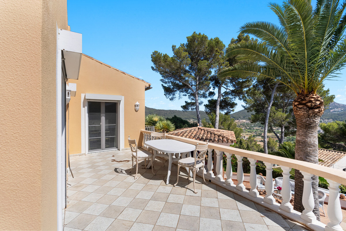 Mediterranean villa with pool and stunning sea and harbor views in Puerto Andratx (24)