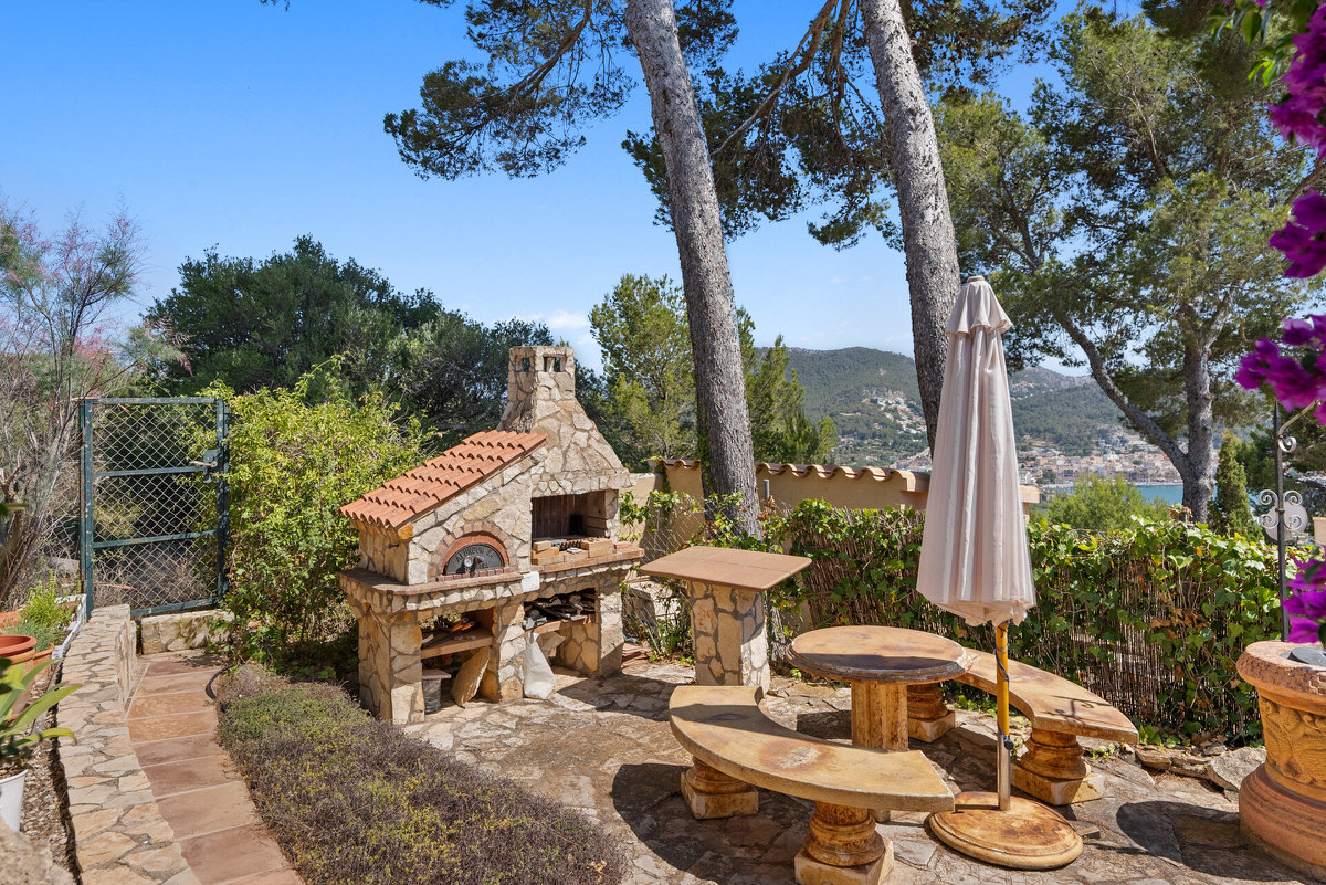 Mediterranean villa with pool and stunning sea and harbor views in Puerto Andratx (36)