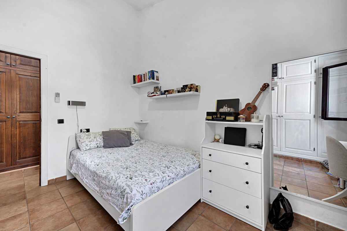Mediterranean villa in bungalow style with pool, close to the beach in quiet location of Cala Vinyes (25)