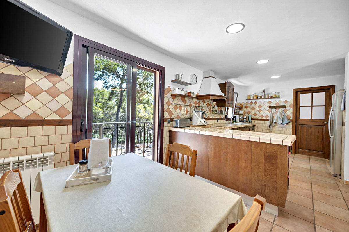 Mediterranean villa in bungalow style with pool, close to the beach in quiet location of Cala Vinyes (17)