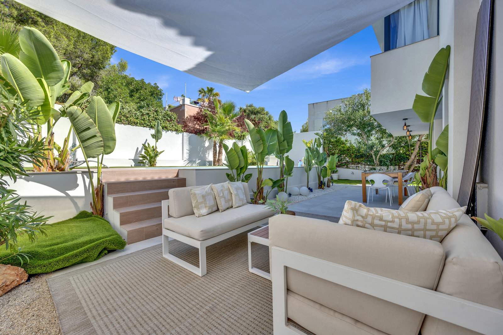 Chic new-build villa with saltwater pool and beautiful garden in walking distance of Palmanova beach (15)