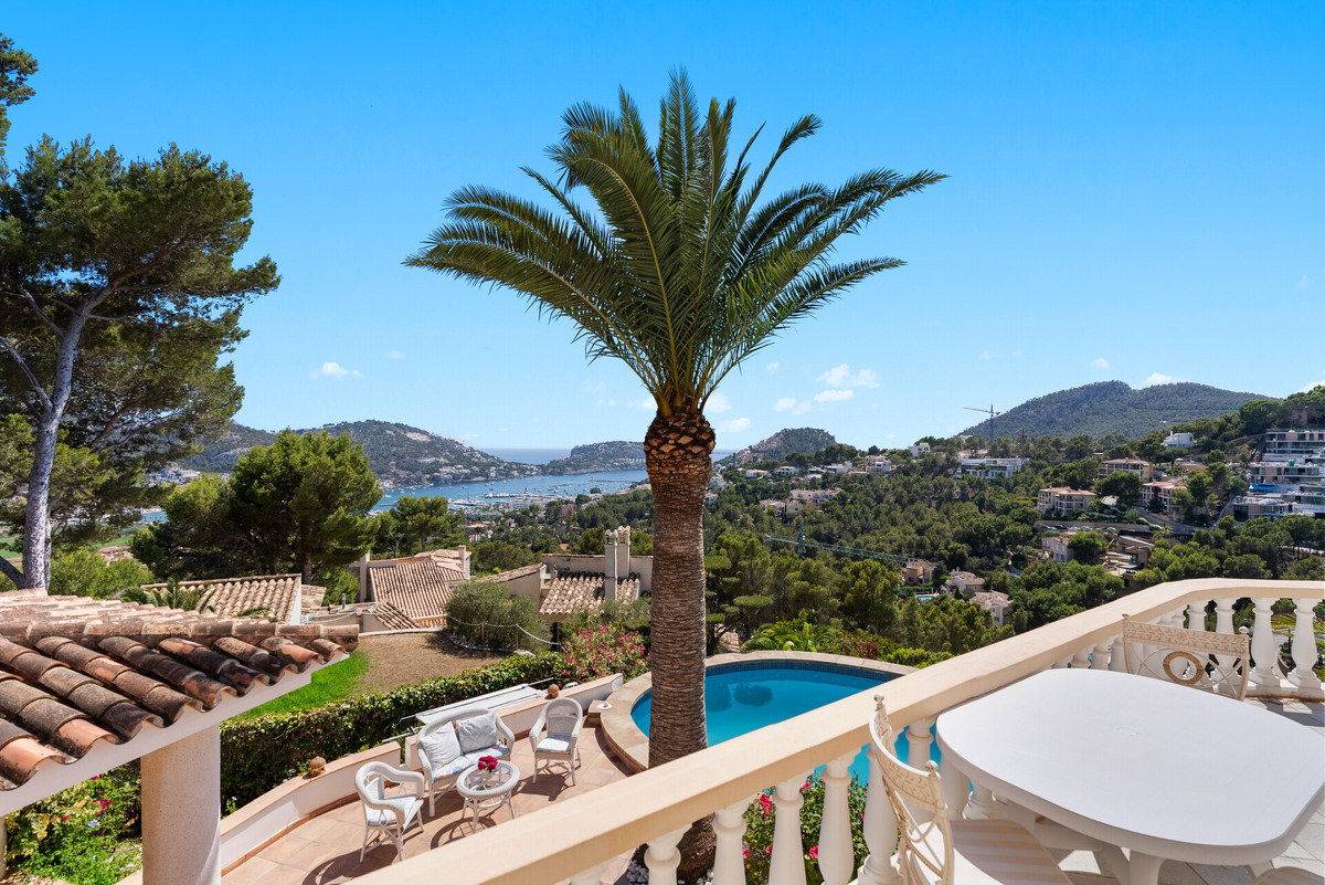 Mediterranean villa with pool and stunning sea and harbor views in Puerto Andratx (31)