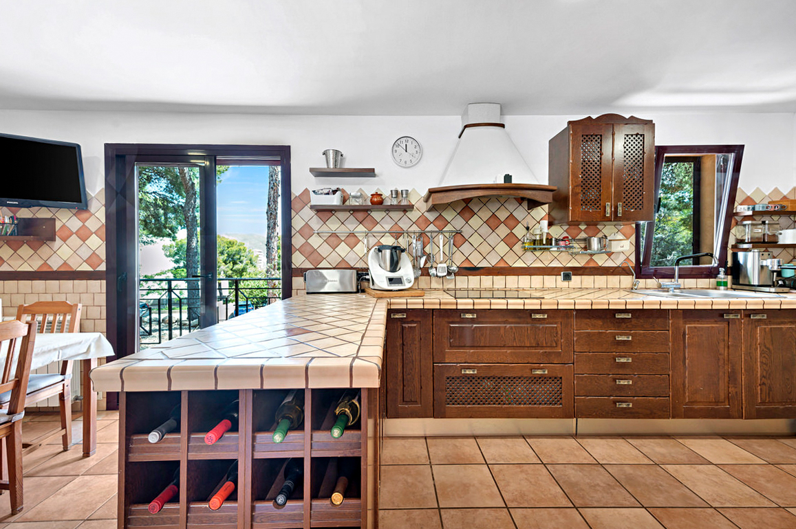 Mediterranean villa in bungalow style with pool, close to the beach in quiet location of Cala Vinyes (16)