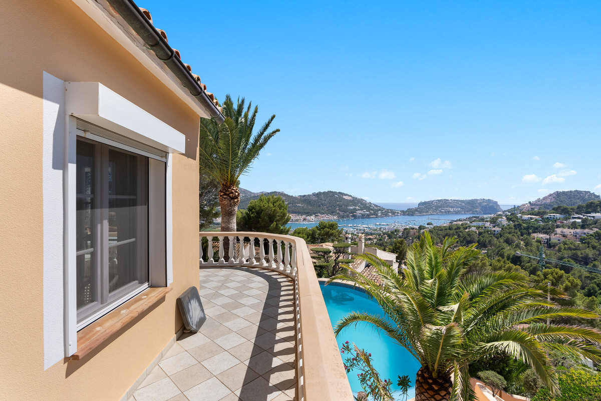 Mediterranean villa with pool and stunning sea and harbor views in Puerto Andratx (30)