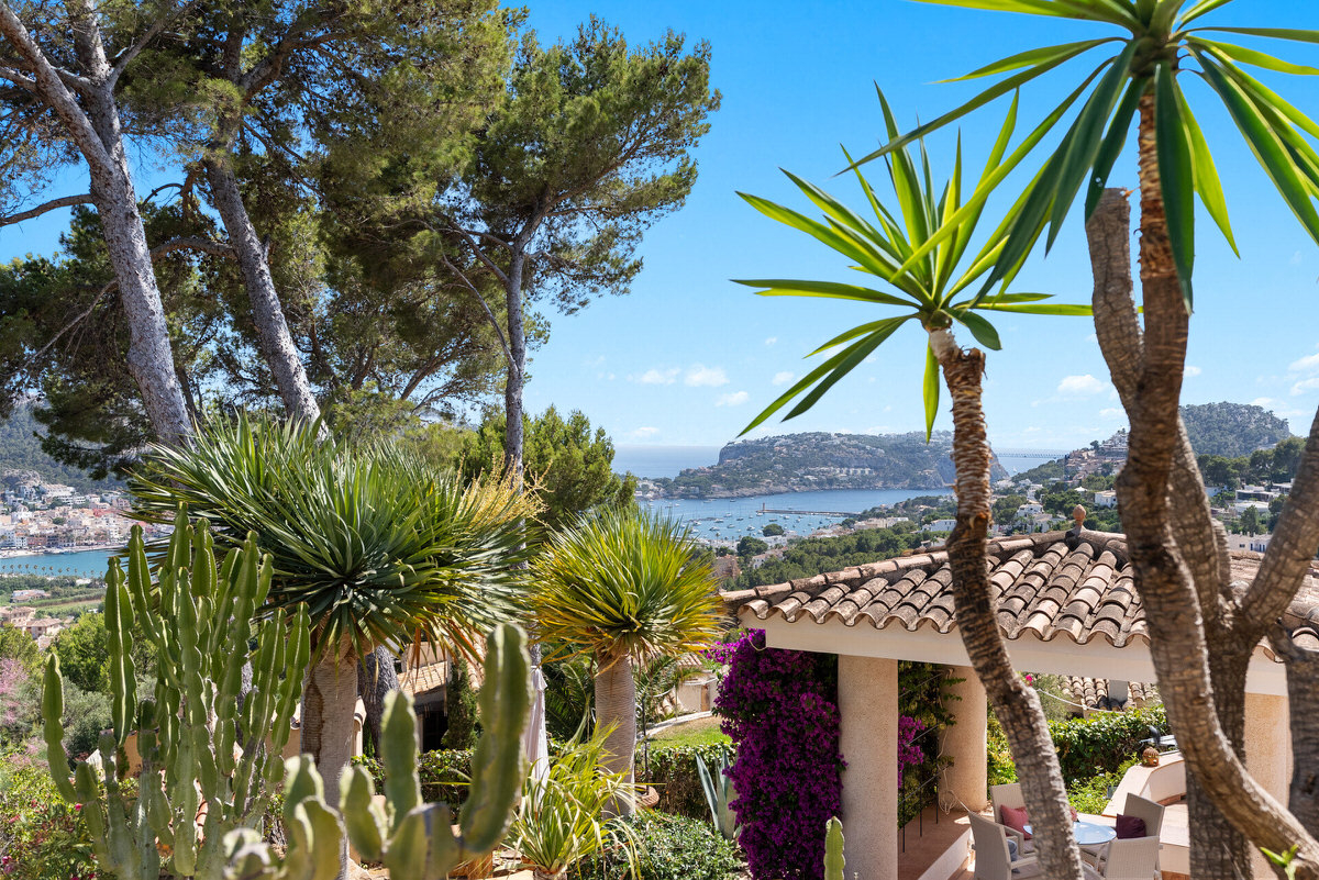 Mediterranean villa with pool and stunning sea and harbor views in Puerto Andratx (37)