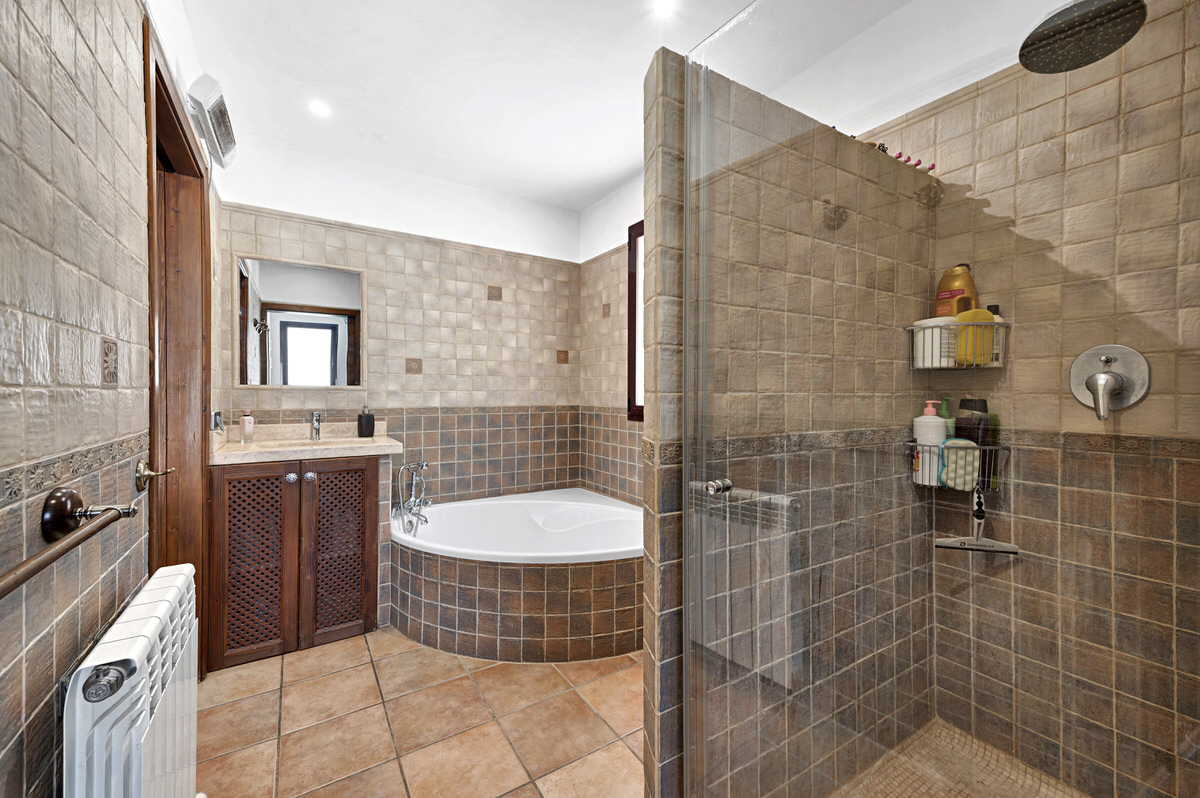 Mediterranean villa in bungalow style with pool, close to the beach in quiet location of Cala Vinyes (30)