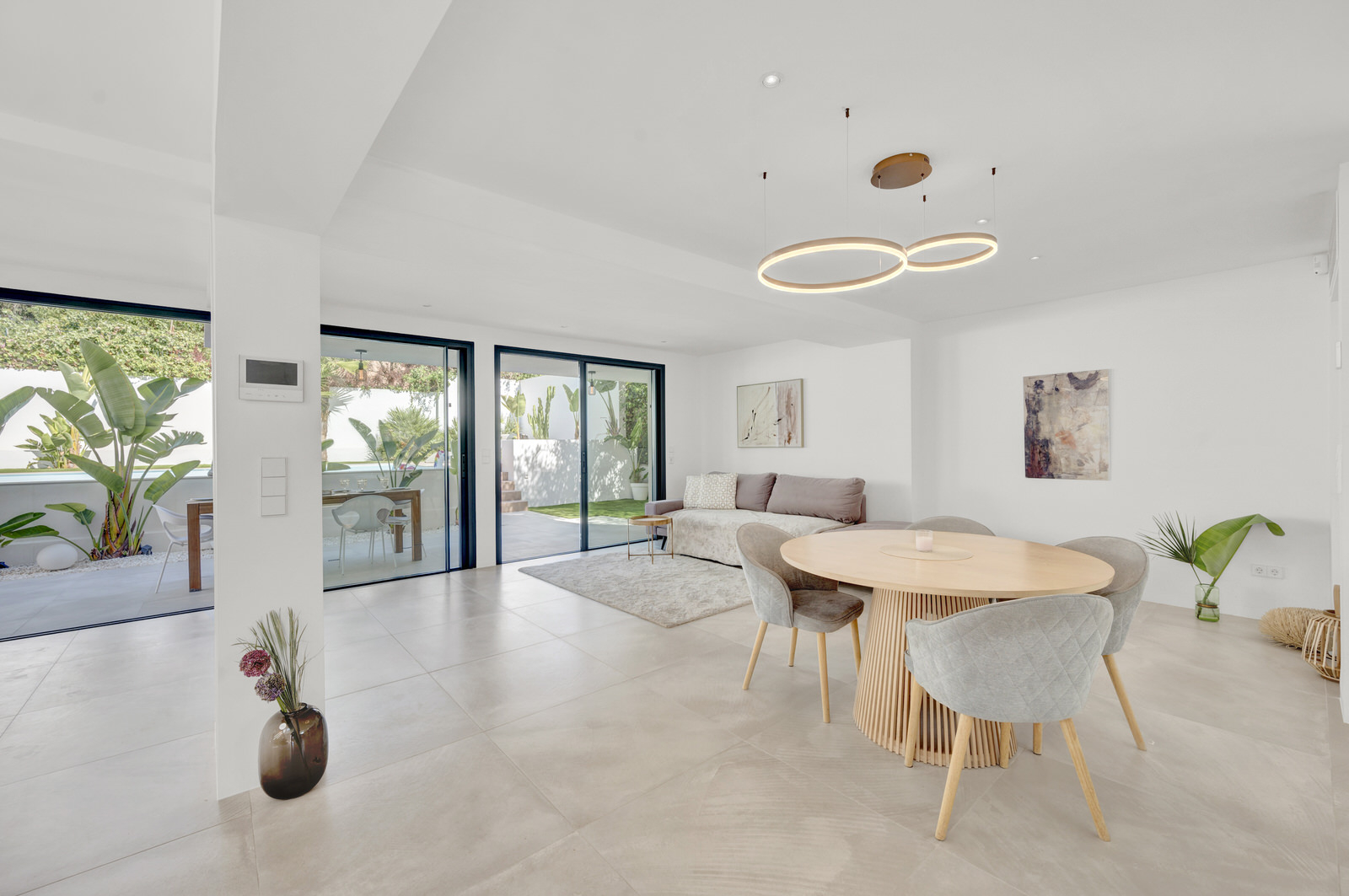 Chic new-build villa with saltwater pool and beautiful garden in walking distance of Palmanova beach (31)