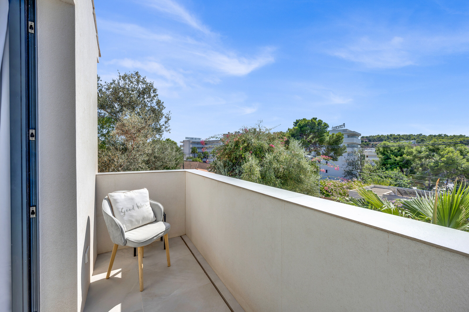 Chic new-build villa with saltwater pool and beautiful garden in walking distance of Palmanova beach (28)