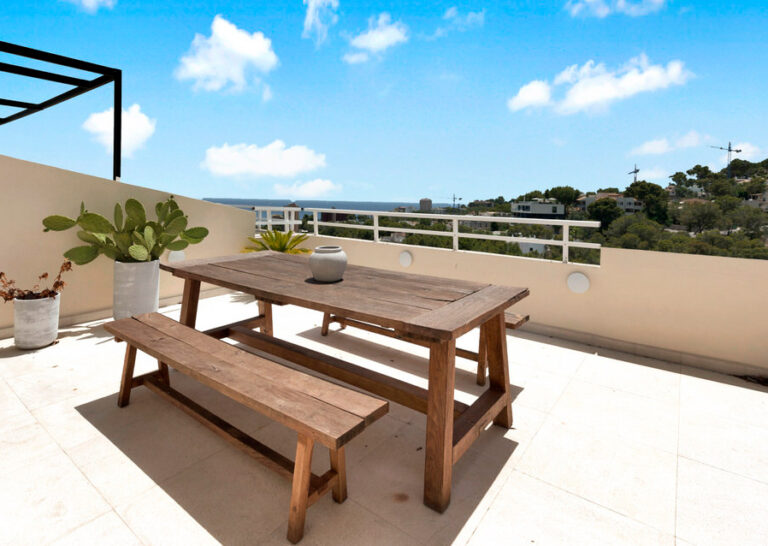 Elegant penthouse with large seaview rooftop terrace in sought-after Cas Catala, near Palma (29)