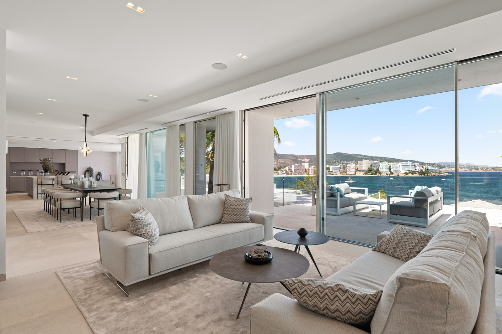 Modern new construction villa in first sea line with private sea access in Cala Vinyes (9)