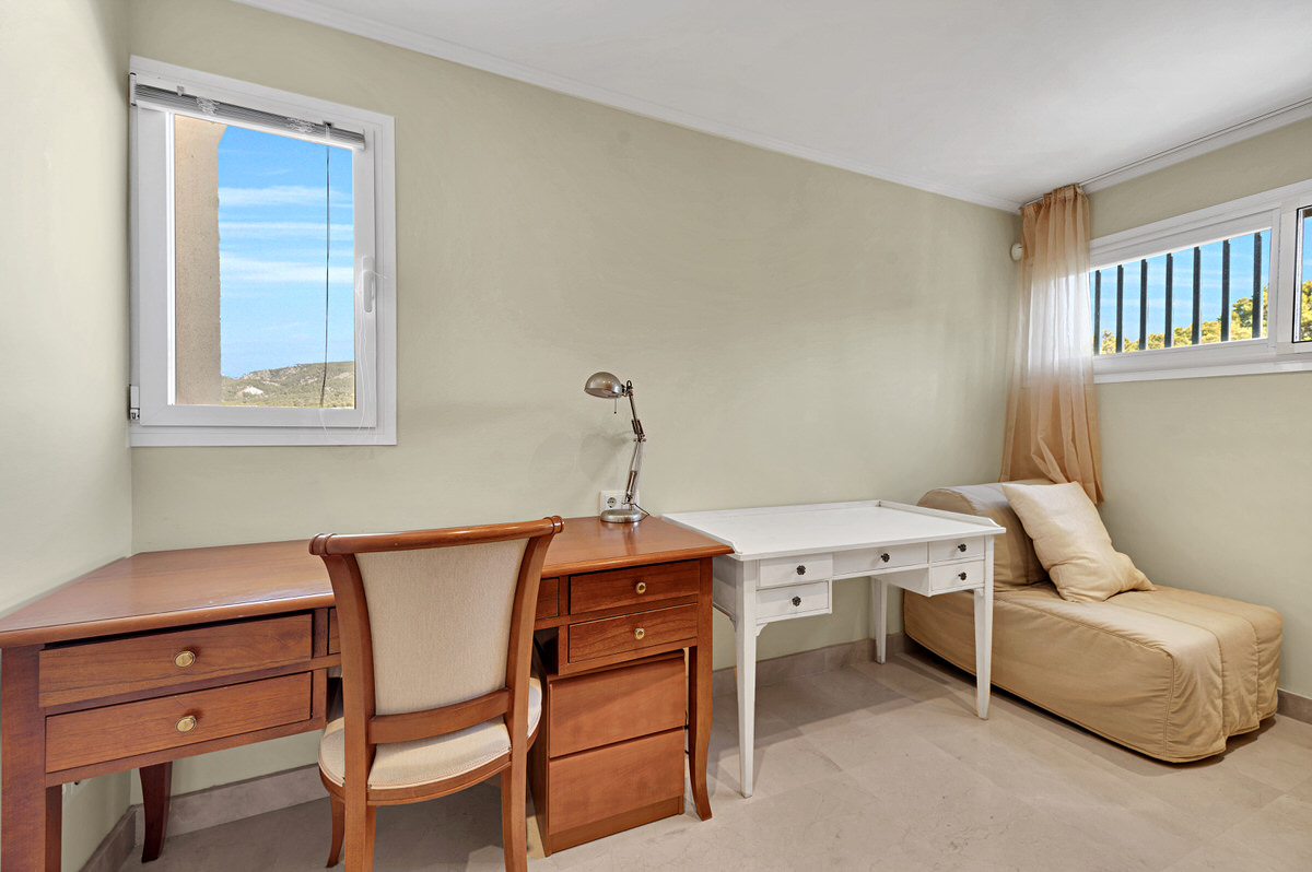 Stylish luxury apartment with fantastic sea views in Puerto Portals (3)