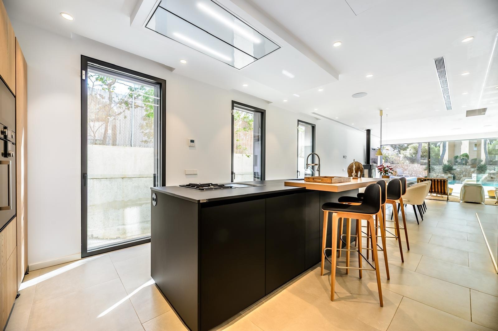 State-of-the-art luxury villa in a prime location within walking distance of Puerto Portals Harbor, ref. 7518 (17)