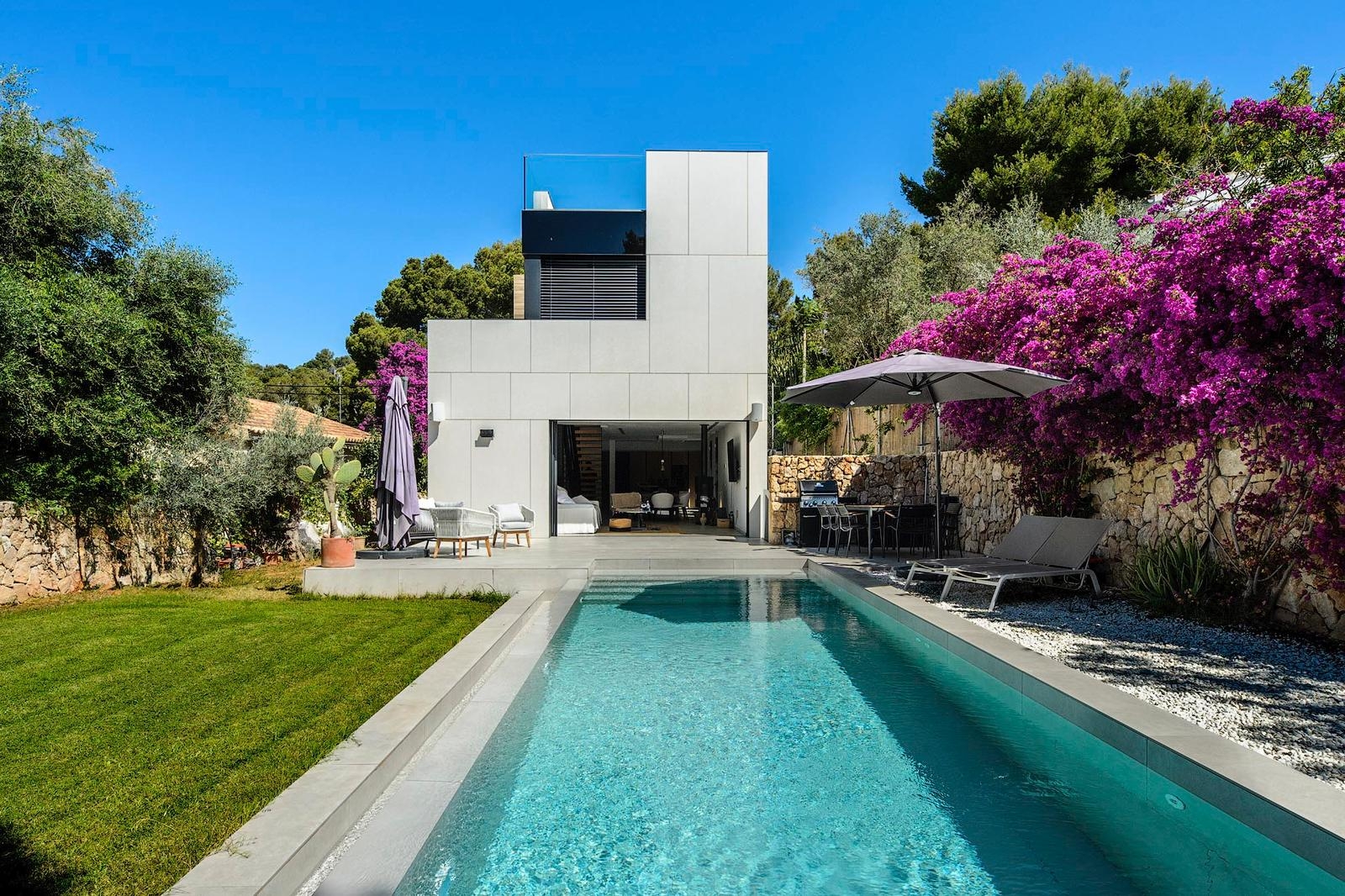State-of-the-art luxury villa in a prime location within walking distance of Puerto Portals Harbor, ref. 7518 (1)