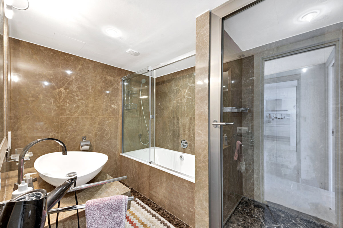 Stylish luxury apartment with fantastic sea views in Puerto Portals (21)