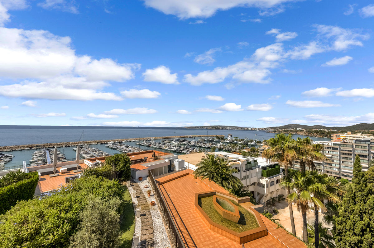 Stylish luxury apartment with fantastic sea views in Puerto Portals (16)