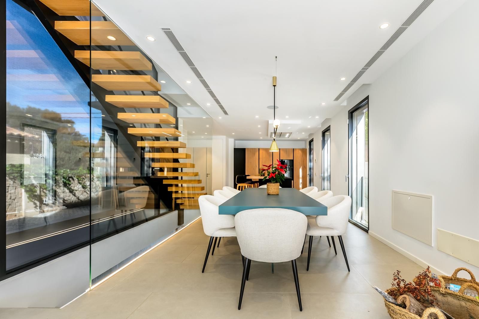State-of-the-art luxury villa in a prime location within walking distance of Puerto Portals Harbor, ref. 7518 (25)