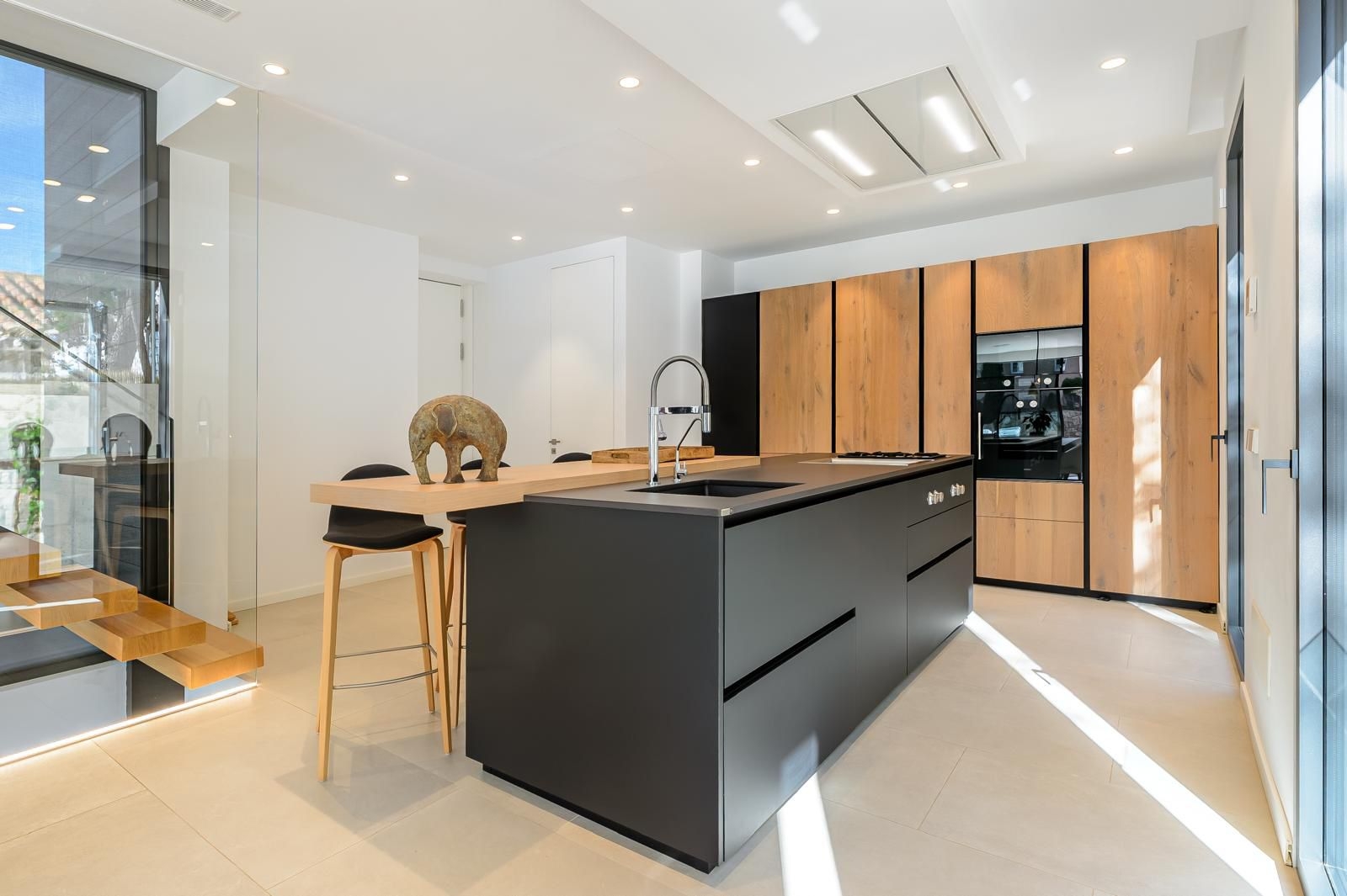 State-of-the-art luxury villa in a prime location within walking distance of Puerto Portals Harbor, ref. 7518 (34)