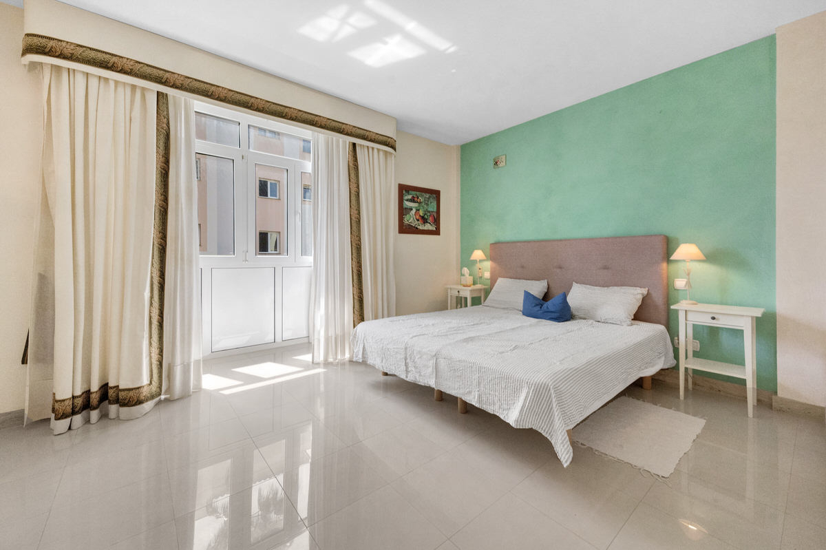Spacious, well-maintained apartment in a quiet complex with 2 pools in Santa Ponsa (13)