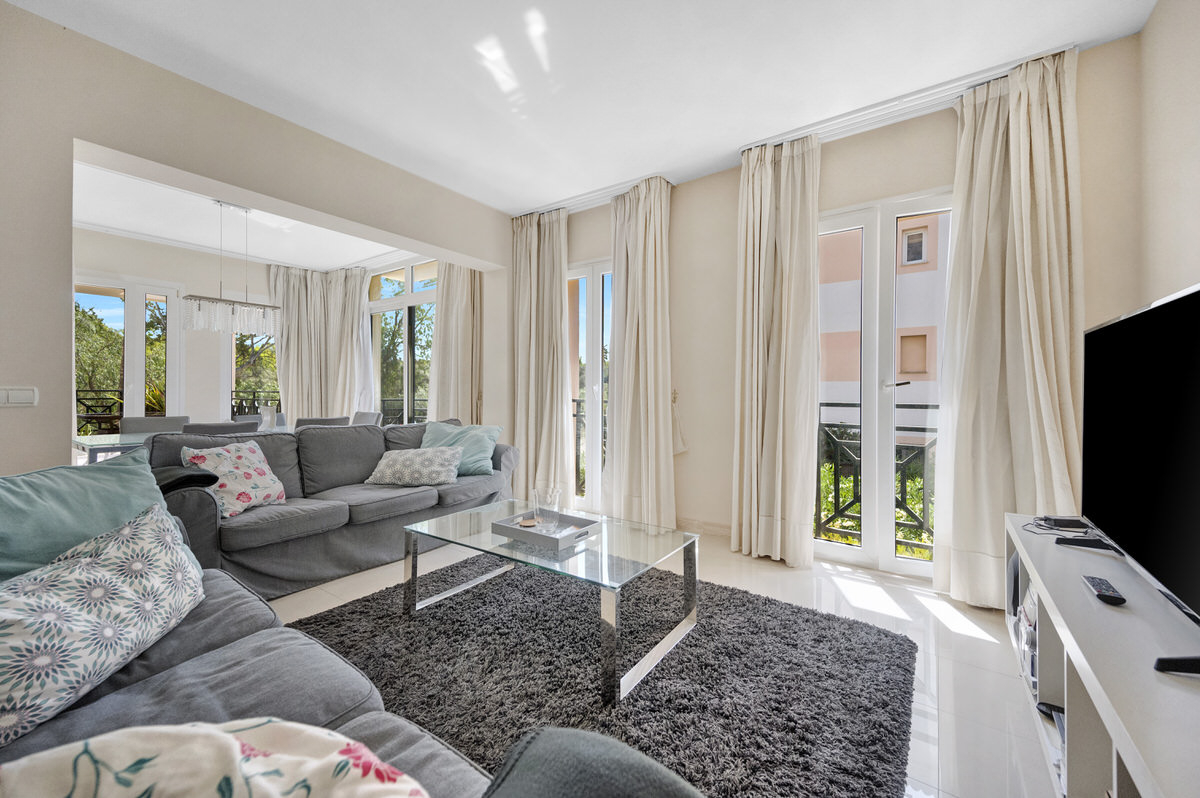 Spacious, well-maintained apartment in a quiet complex with 2 pools in Santa Ponsa (3)