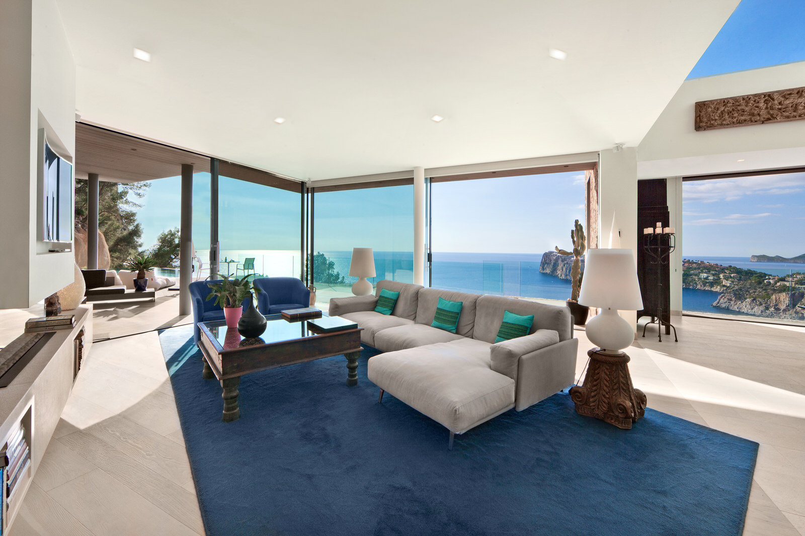 Fantastic luxury villa with stunning sea views and sunsets in Puerto Andratx (7)