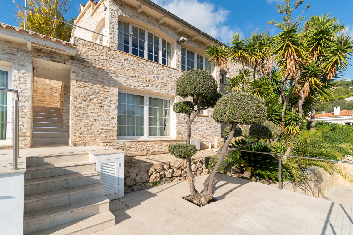 Light-flooded villa with pool and panoramic as well as sea views in Costa den Blanes (17)
