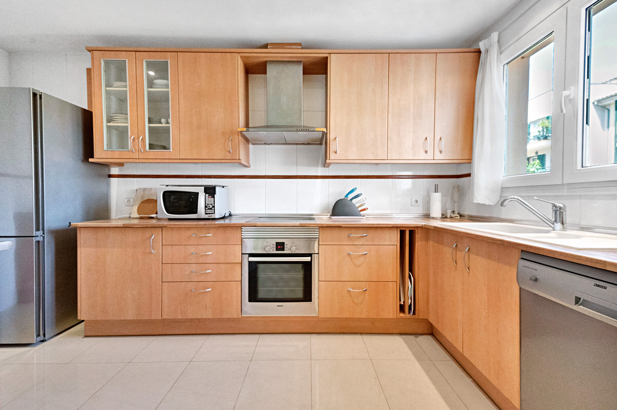 Spacious, well-maintained apartment in a quiet complex with 2 pools in Santa Ponsa (29)