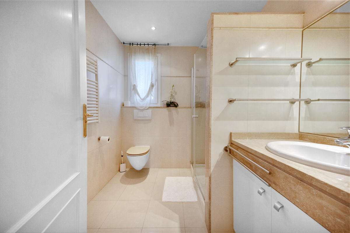 Spacious, well-maintained apartment in a quiet complex with 2 pools in Santa Ponsa (10)
