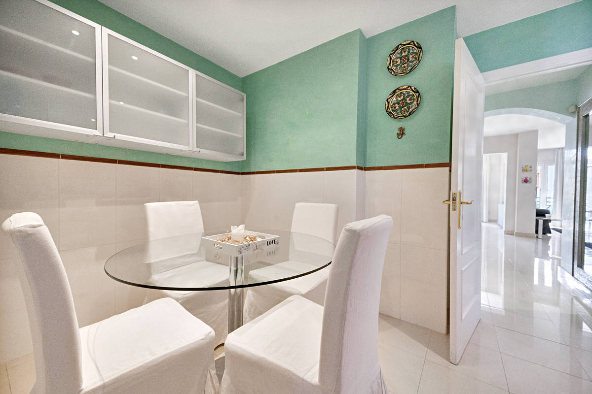 Spacious, well-maintained apartment in a quiet complex with 2 pools in Santa Ponsa (19)