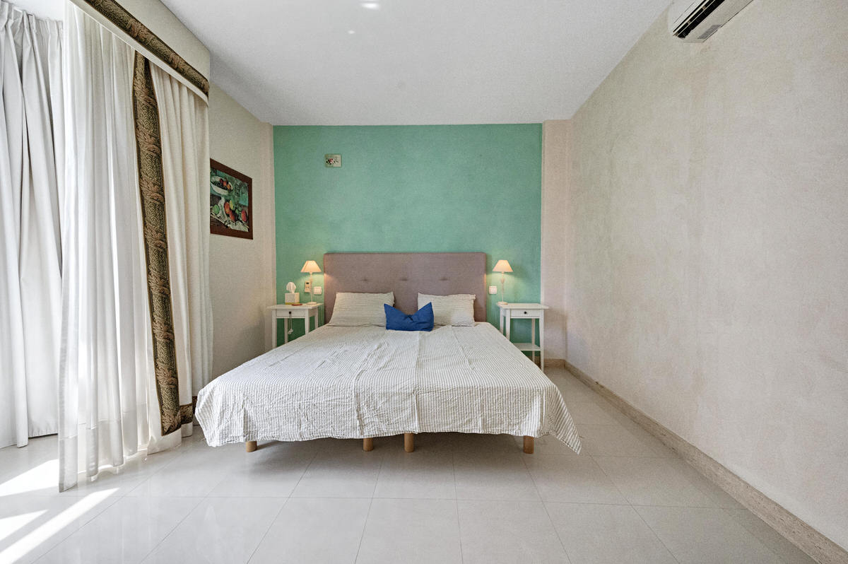 Spacious, well-maintained apartment in a quiet complex with 2 pools in Santa Ponsa (14)