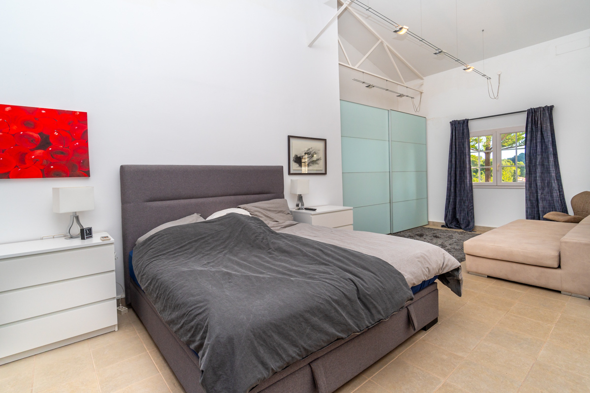 Light-flooded villa with pool and panoramic as well as sea views in Costa den Blanes (11)