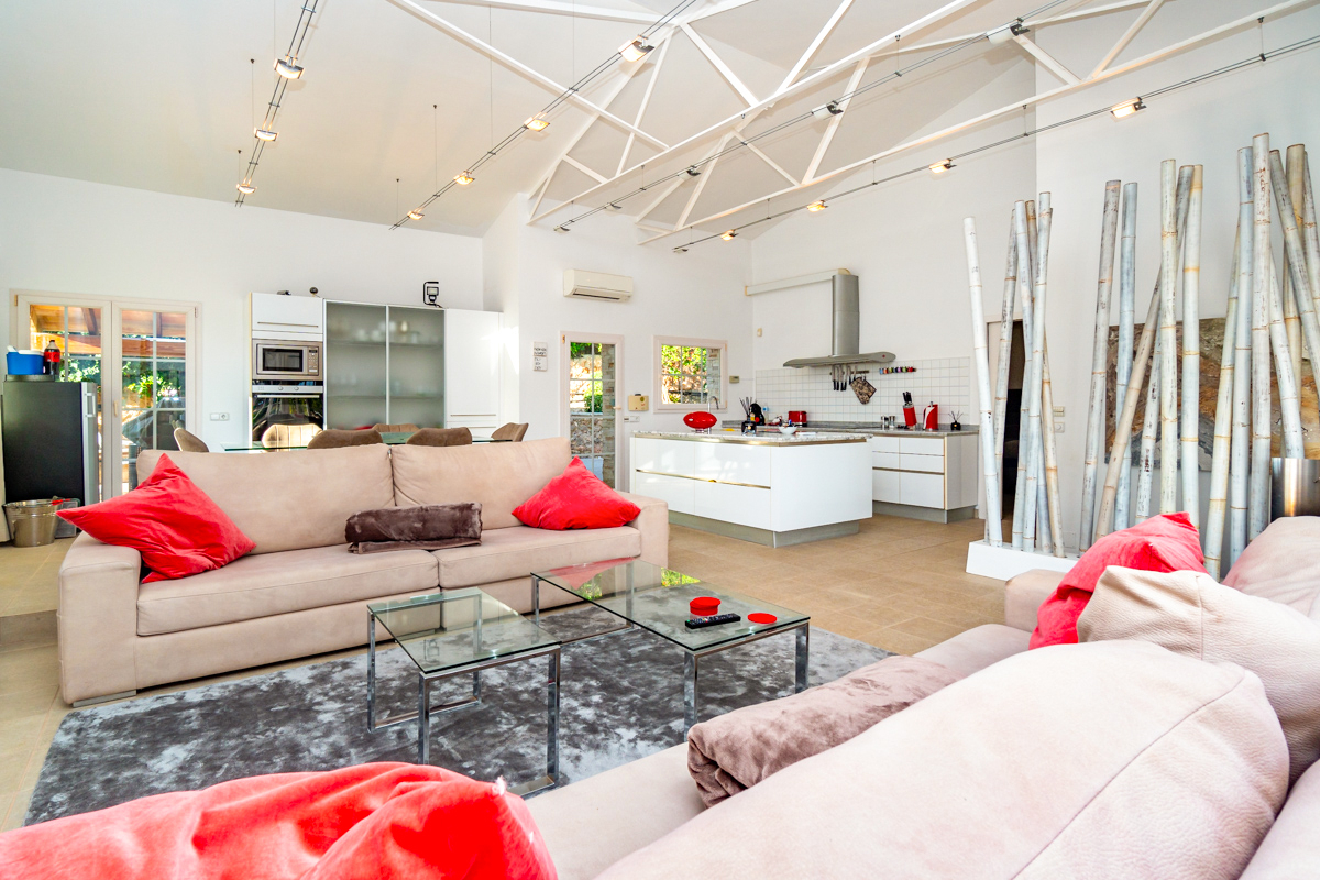 Light-flooded villa with pool and panoramic as well as sea views in Costa den Blanes (12)