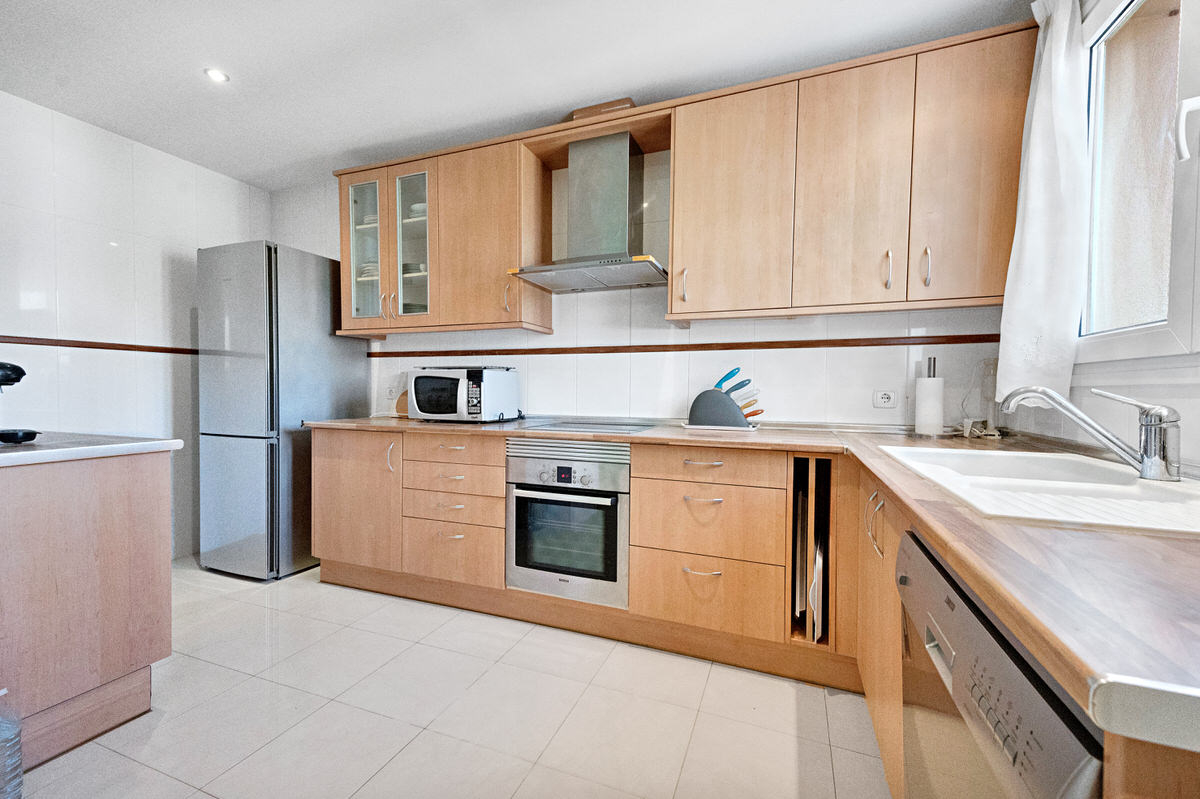 Spacious, well-maintained apartment in a quiet complex with 2 pools in Santa Ponsa (16)