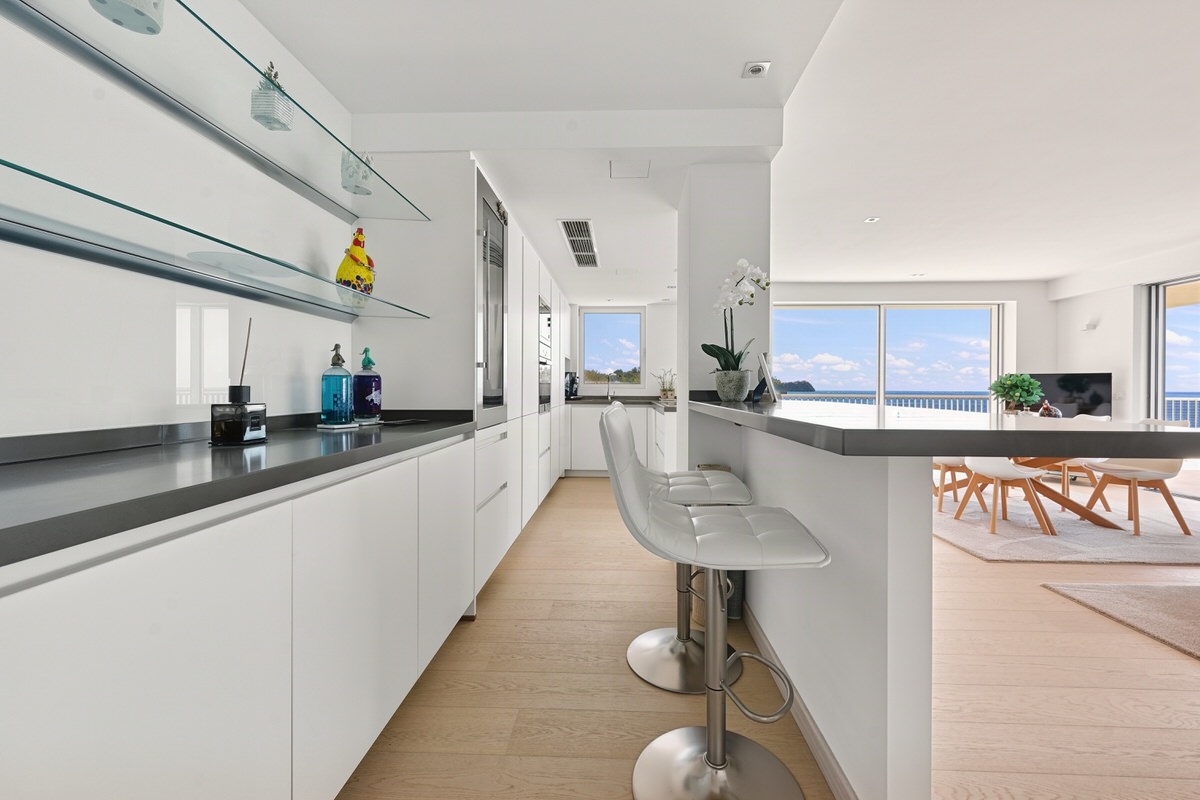 Fantastic seafront apartment with breathtaking views and large terrace in Costa de la Calma (21)