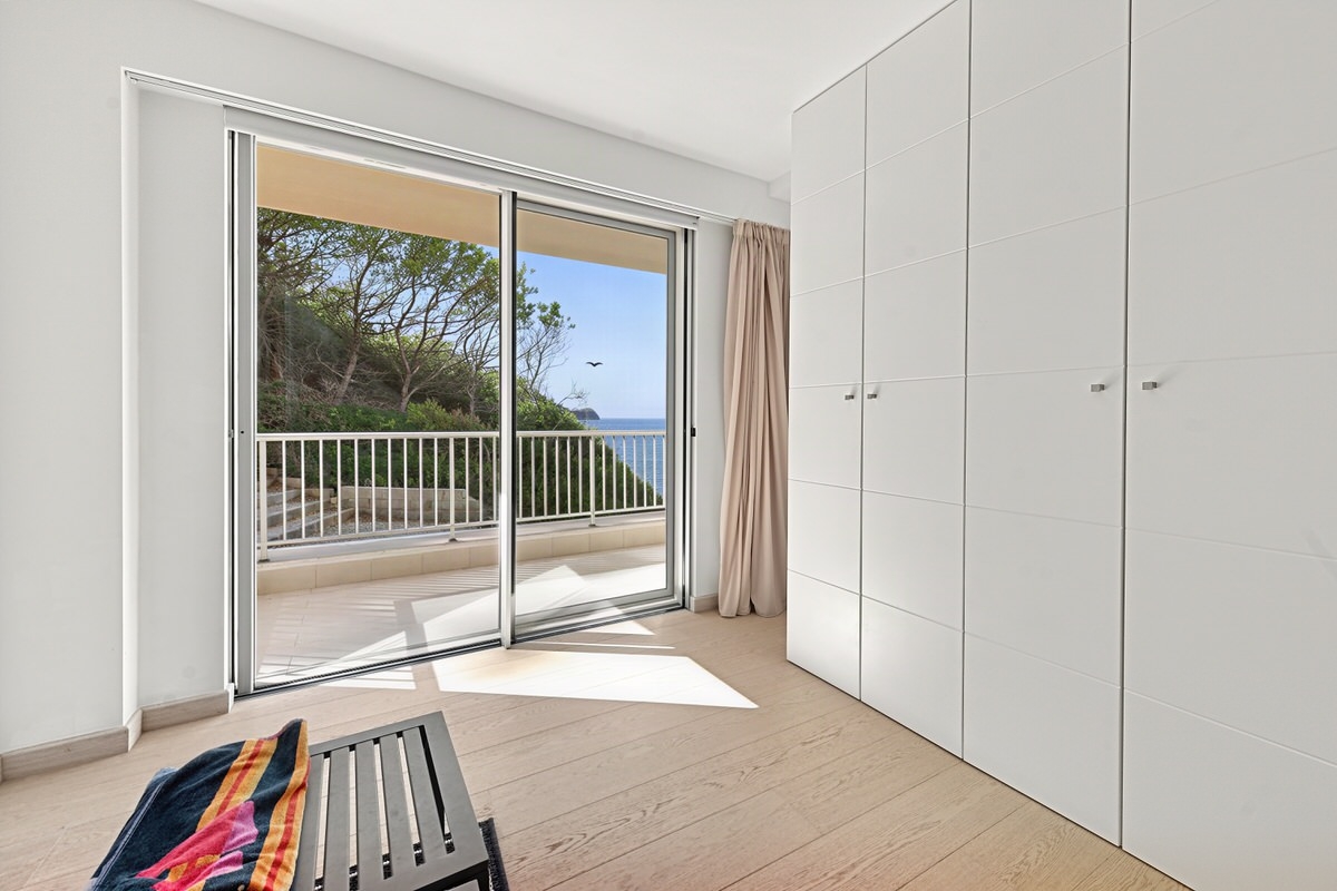 Fantastic seafront apartment with breathtaking views and large terrace in Costa de la Calma (9)